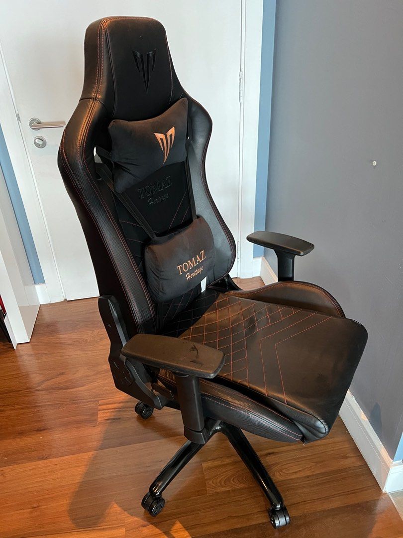 Tomaz Gaming Chair, Furniture & Home Living, Furniture, Chairs on Carousell
