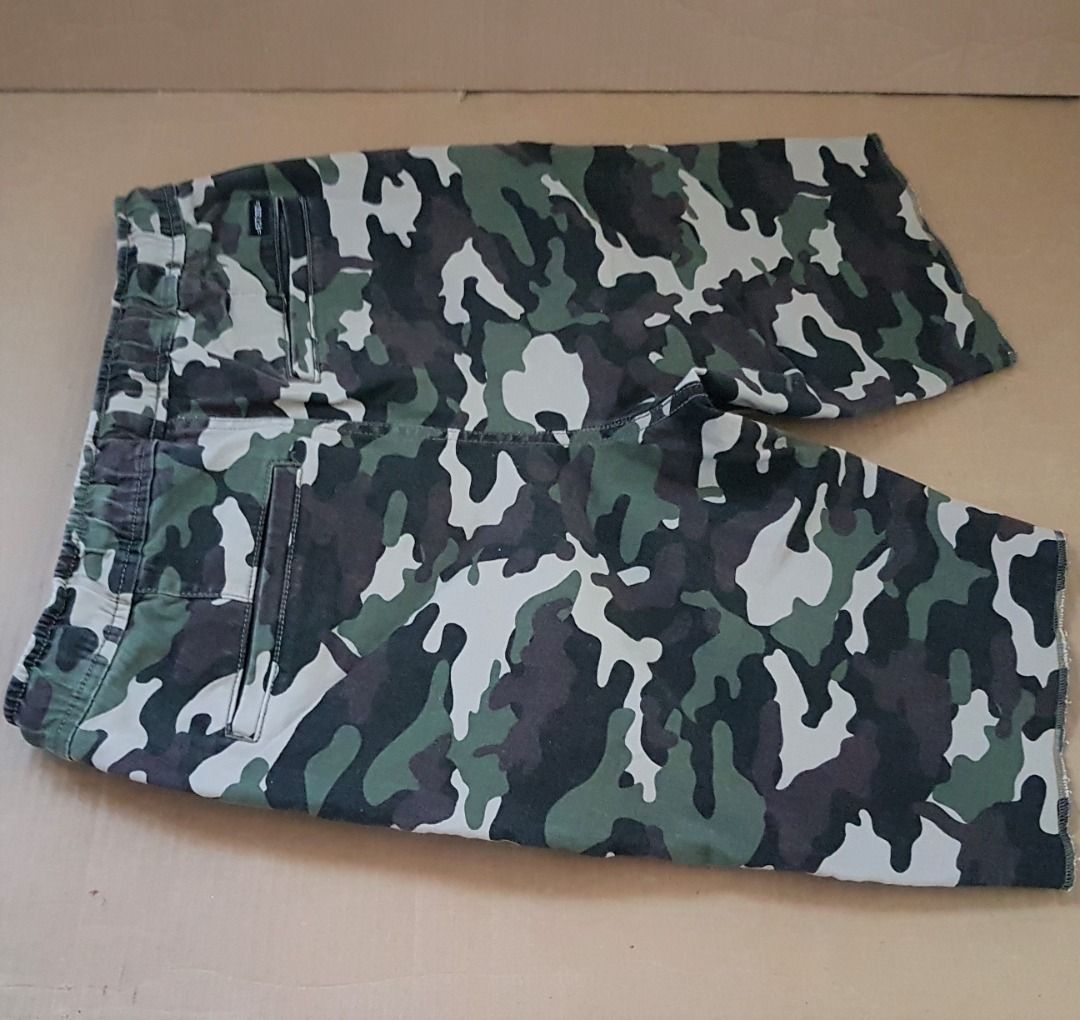 Camo pants factorie top