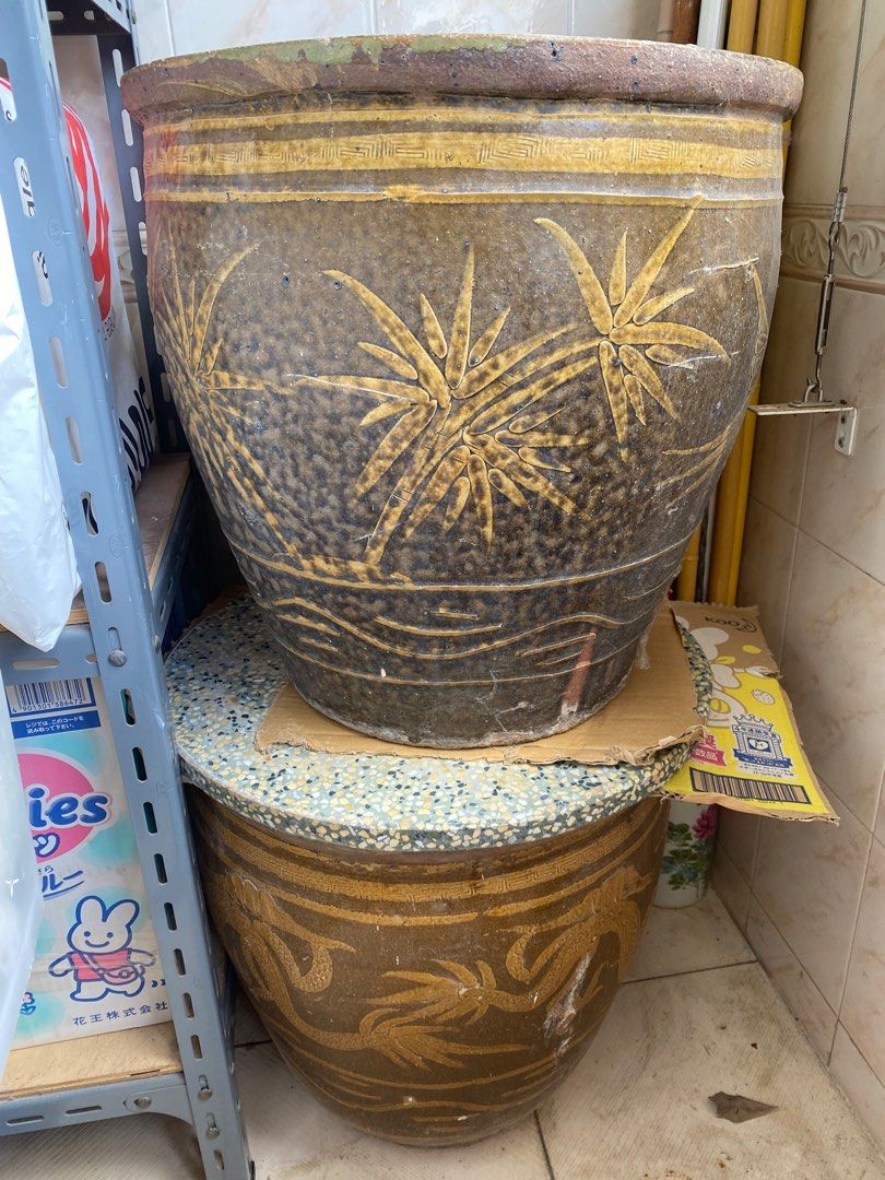 Vintage flower pot (Large) and a round terrazzo slab, Furniture & Home