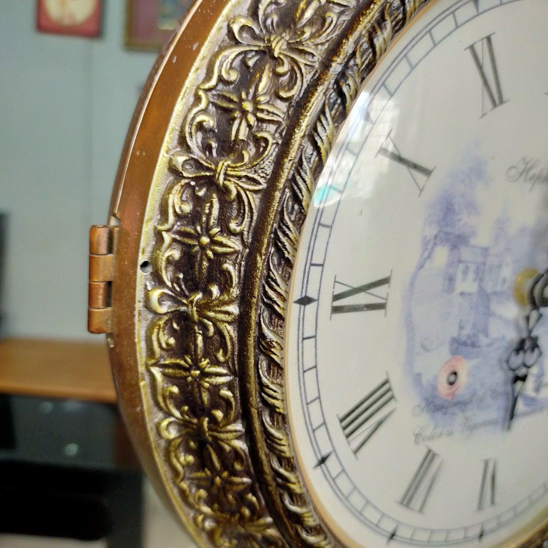 Vintage Hanging Clock, Hobbies & Toys, Memorabilia & Collectibles