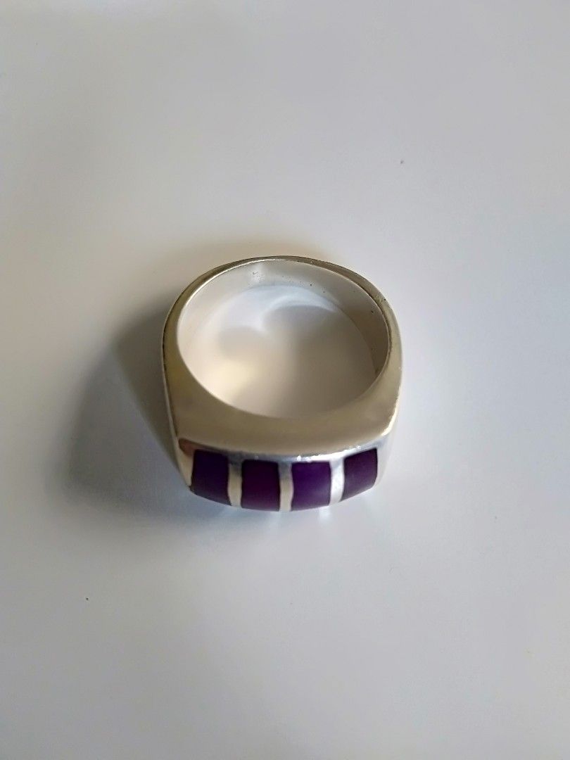 Vintage Navajo-handmade Solid Sterling Silver Sugilite inlay Ring (SIZE 9) (Category: Rings) located in Paranaque City. Submitted by carson2023 (Listing ID 1219826348, Image 3). Description: Guaranteed Authentic Vintage Navajo-handmade Sterling Silver with Multiple Sugilite inlay Ring. Probably purchased from Arizona USA during the 70s SIZE 9 CONDITION: In Very Good Vintage Condition Message me for Inquiries.