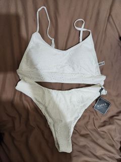 (Category: ) located in . Submitted by RegiaDeclutters (Listing ID 1219825355, Image 1). Description: .