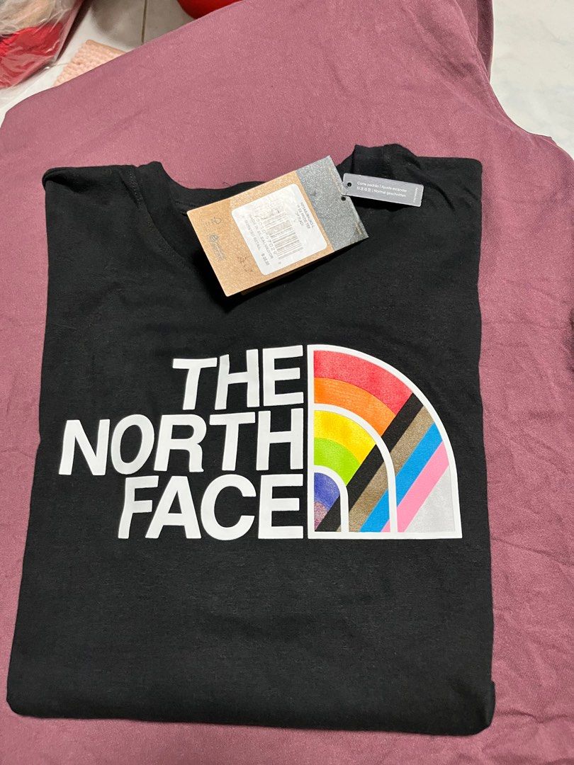 割愛全新半價賣出100%正品中性The north face t-shirt, 男裝, 上身及