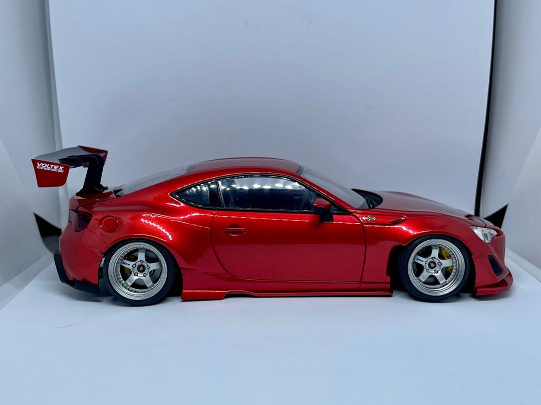 1/24 Aoshima Toyota GT86 ZN6 Rocket Bunny 完成品, 興趣及遊戲, 玩具