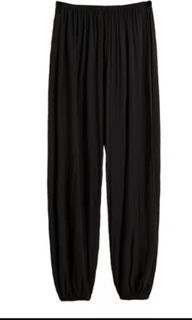 stretchable Black Pants size L