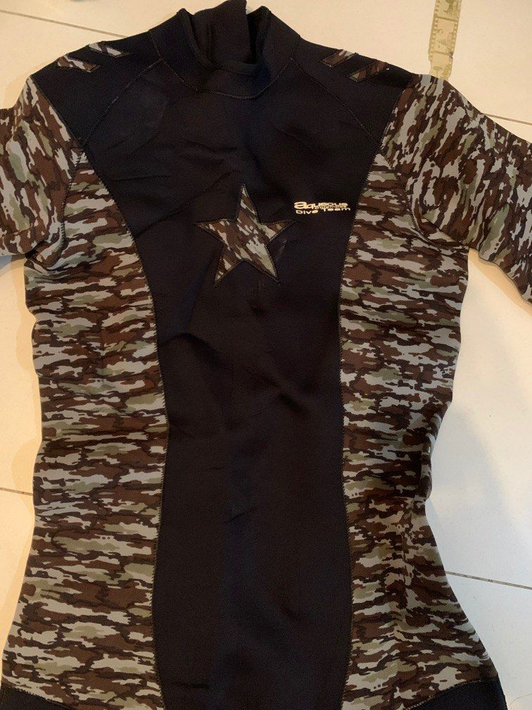 4mm thick scuba dive full wetsuit captain camo, Sports Equipment
