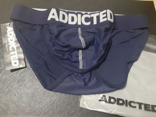 （分類：）位於 。 由 lucas_menwear 提交（商品編號 1220043385，圖片 1）。簡介： 。