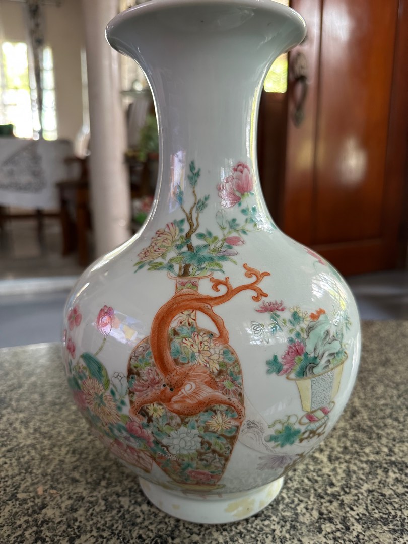 ANTIQUE CHINESE VASE on Carousell