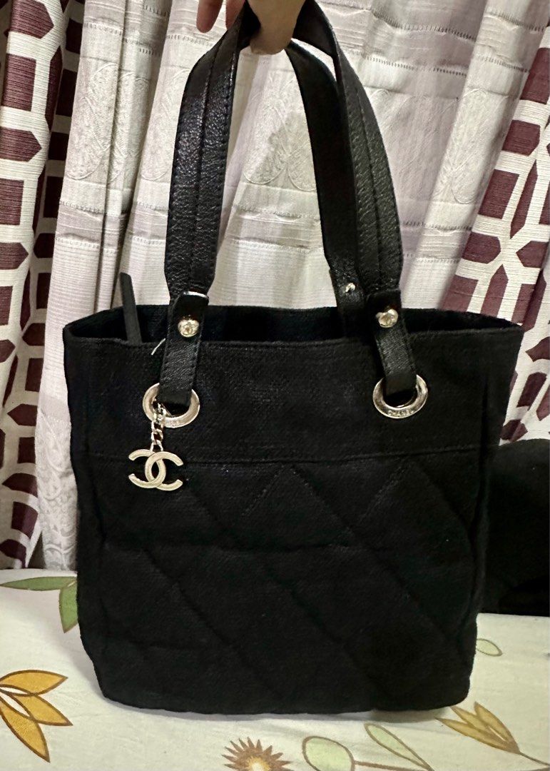Authentic Chanel Biarritz Straw Raffia tote (Category: Luxury Bags & Wallets) located in Manila. Submitted by authentic.holdalls_88 (Listing ID 1220041843, Image 1). Description: Guaranteed authentic - series 12.