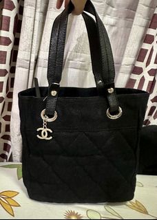 (Category: ) located in . Submitted by authentic.holdalls_88 (Listing ID 1220041843, Image 1). Description: .