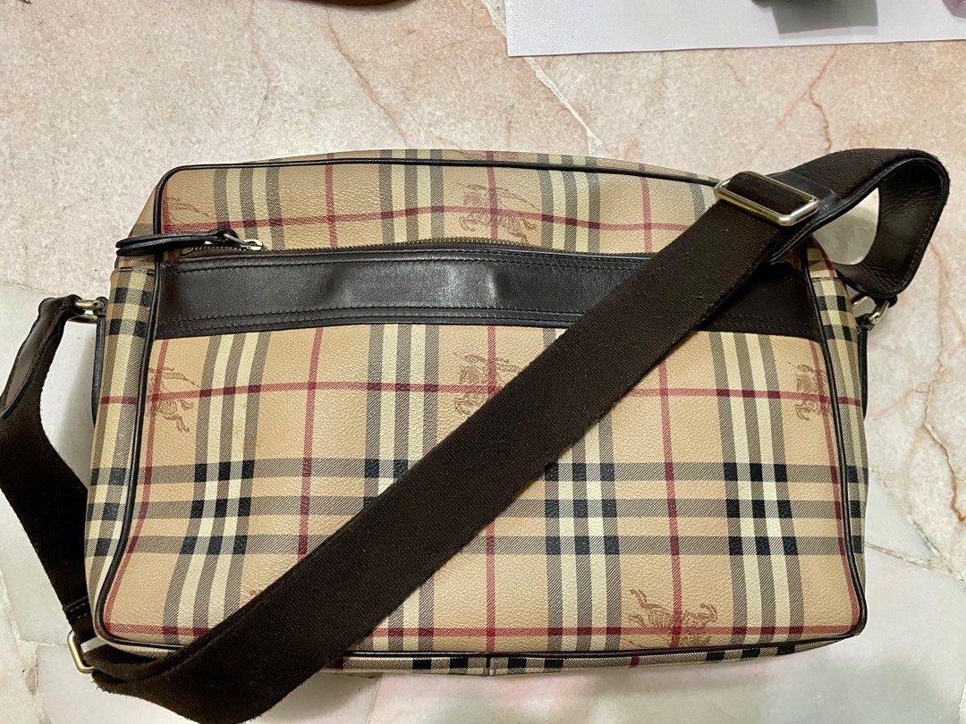 ?Authentic Classic BURBERRY Crossbody Messenger Bag (NO NEGO), Luxury, Bags  & Wallets on Carousell
