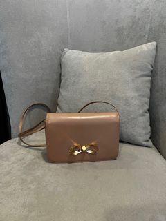 Ted Baker Rose Gold Clutch, Women's Fashion, Bags & Wallets, Clutches on  Carousell