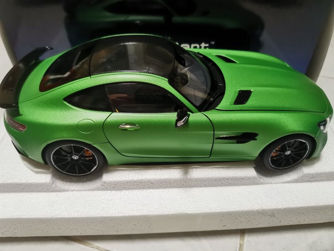 AUTOart Mercedes AMG GT R マットグリーン