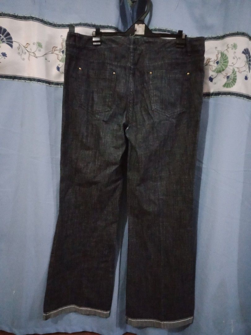 Marks & Spencer: Autograph Weekend (Category: Jeans) located in Paranaque City. Submitted by _andreaaaa13 (Listing ID 1220097424, Image 3). Description: Marks & Spencer Measurements: Waist - 17.5 inches Thighs - 10.5 - 11 inches Length - 39.5 inches - XXXL on Tag, but can fit Medium to XXL. - Can fit to medium chubby body type..