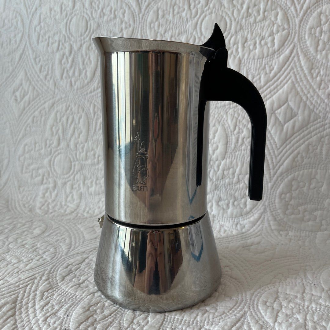 Bialetti Venus Coffee Moka Pot (6 Cups), TV & Home Appliances, Kitchen