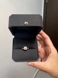 BNIB 18K white gold pink diamond ring