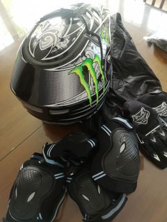 Brand New Motocross / ATV Helmet, Gloves, Elbow and Knee Pads (Medium Size)