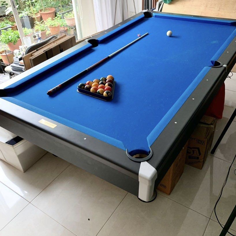 Brunswick Contender: 8ft pool table (8 feet pool table), Sports