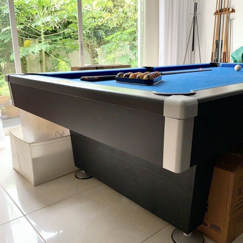 Brunswick Contender: 8ft pool table (8 feet pool table), Sports