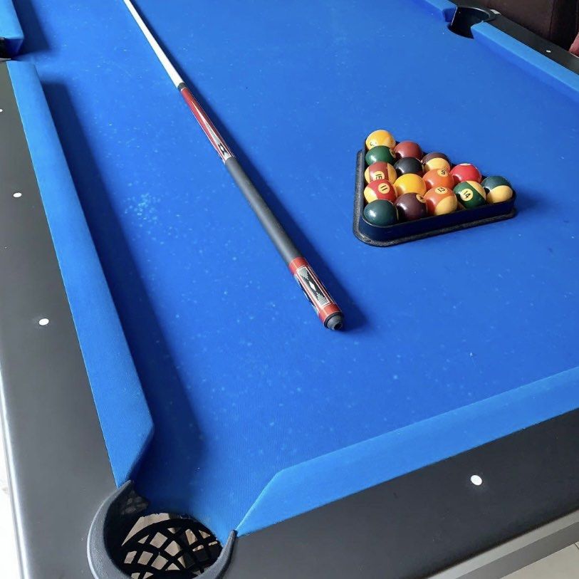 Brunswick Contender: 8ft pool table (8 feet pool table), Sports