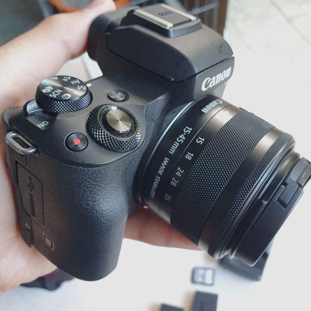 Canon EOS M50 with Kit Lens Set), Photography, Cameras on