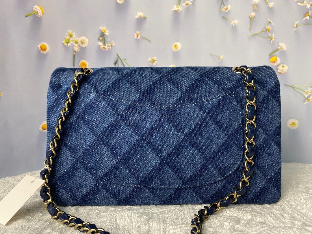 Chanel classic flap denim store