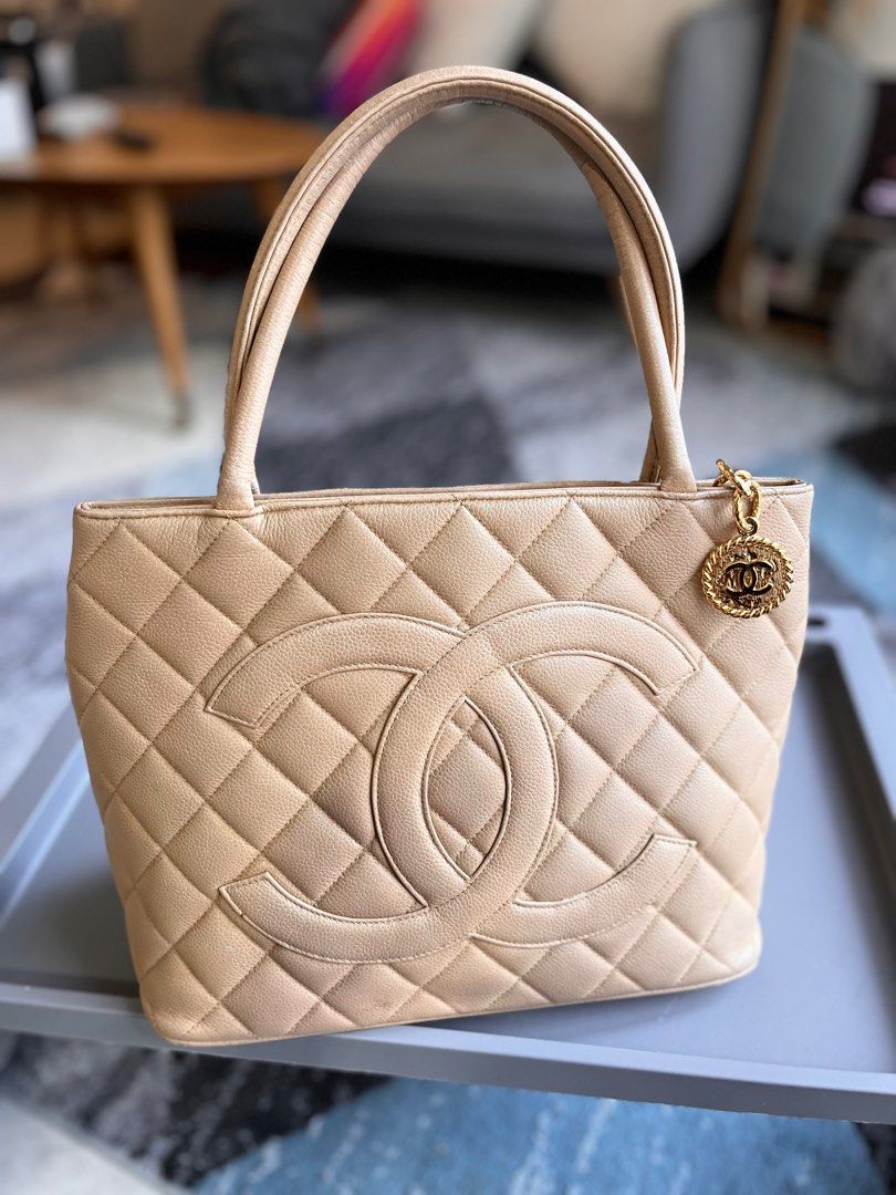 CHANEL Medallion Tote hand Bag Caviar skin White GHW Used Authentic From  Japan