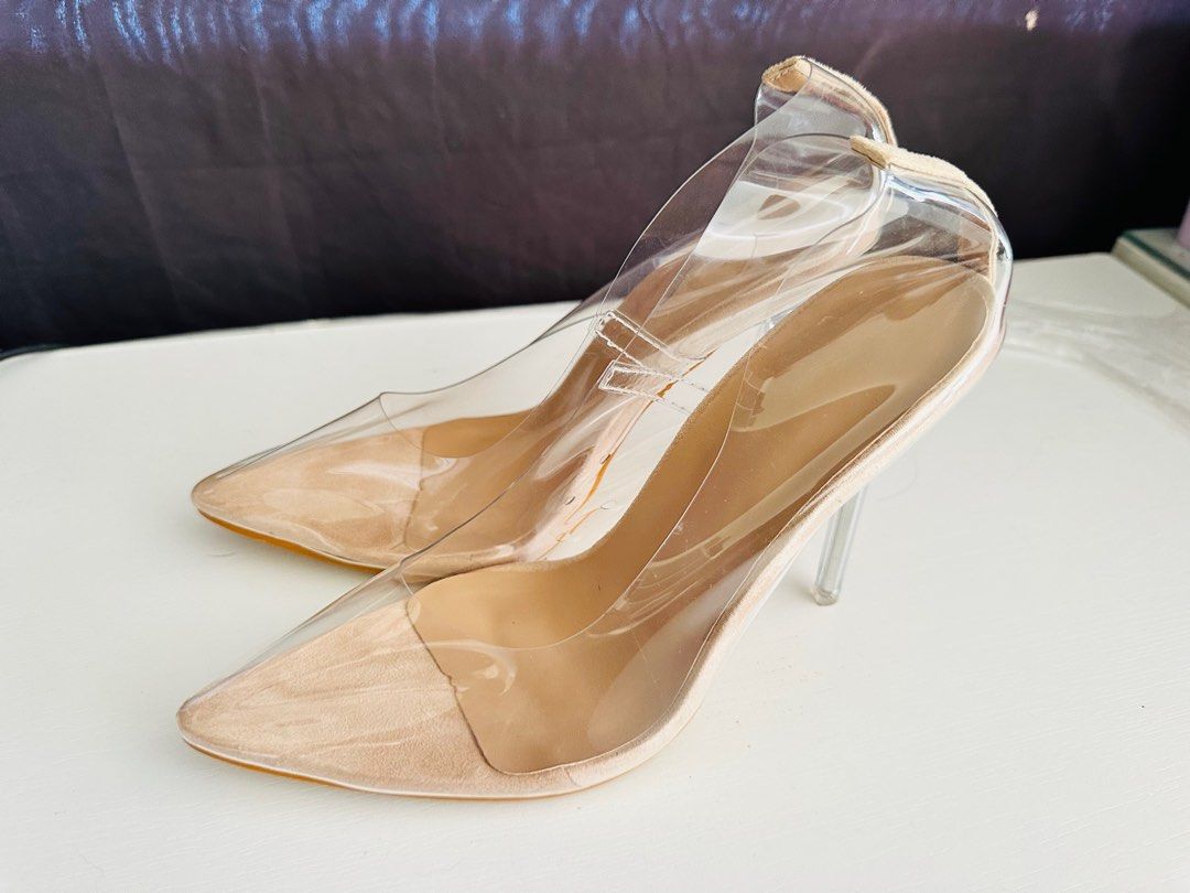 Clear store court heel