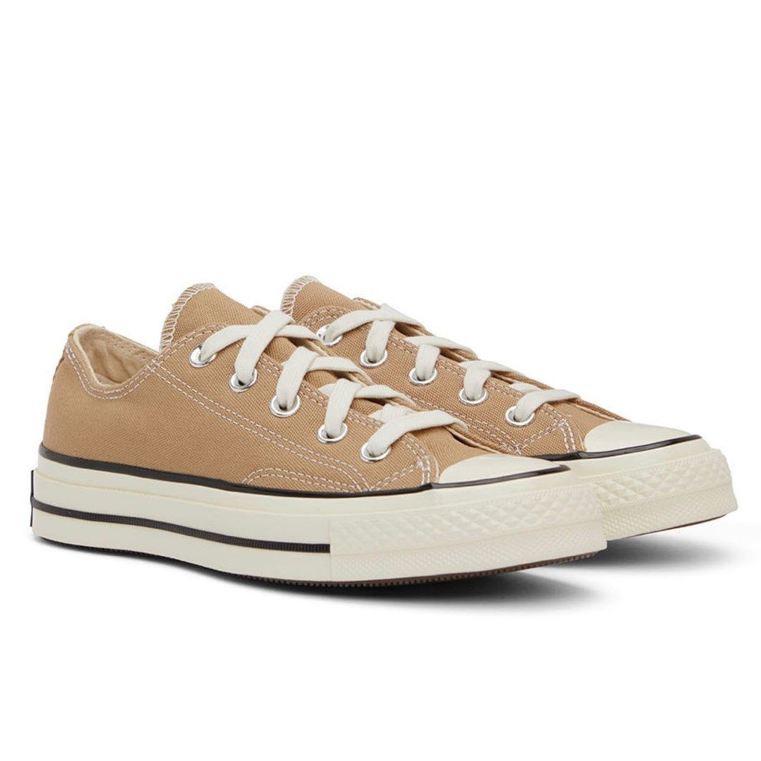 Tan low top converse outlet