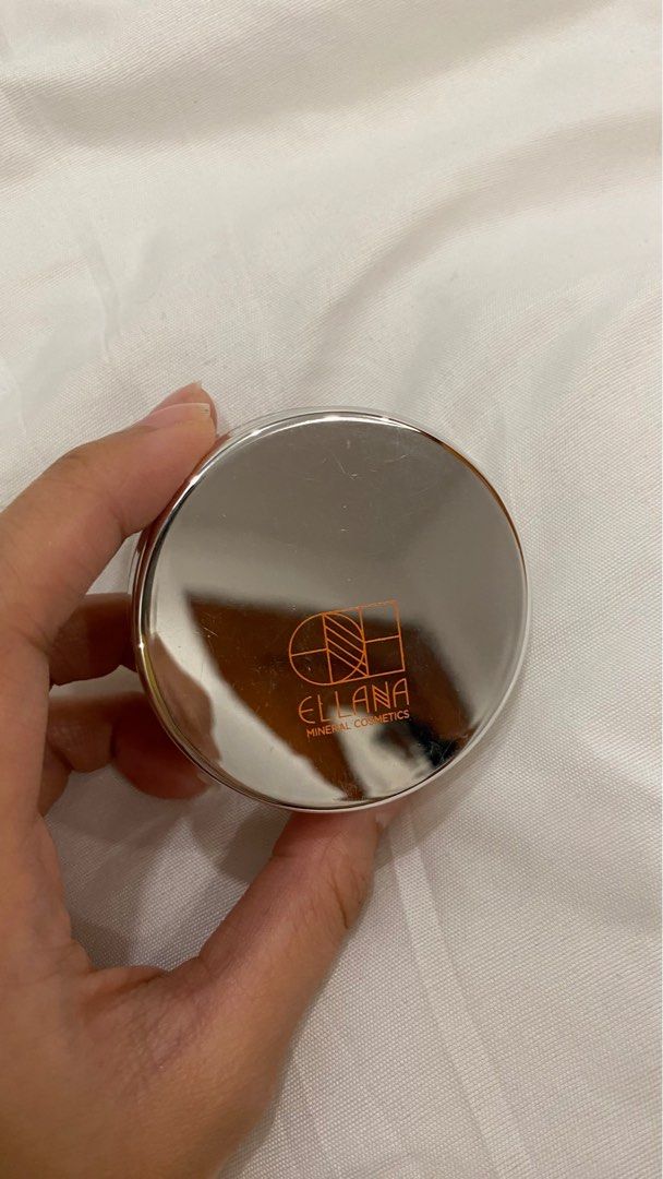 Ellana Cosmetics - Translucent Powder (Category: Makeup) located in Santa Rosa. Submitted by trishadr (Listing ID 1220029803, Image 1). Description: .