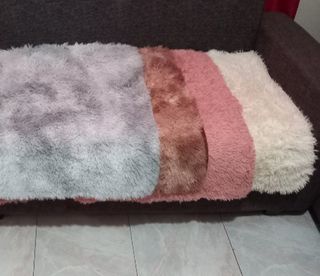 Faux Fur Fabric 
Plush fur 
can be used as..
•Carpet
•Flatlay •Photoshoot
•Table topper •Workstation   •Seat cover