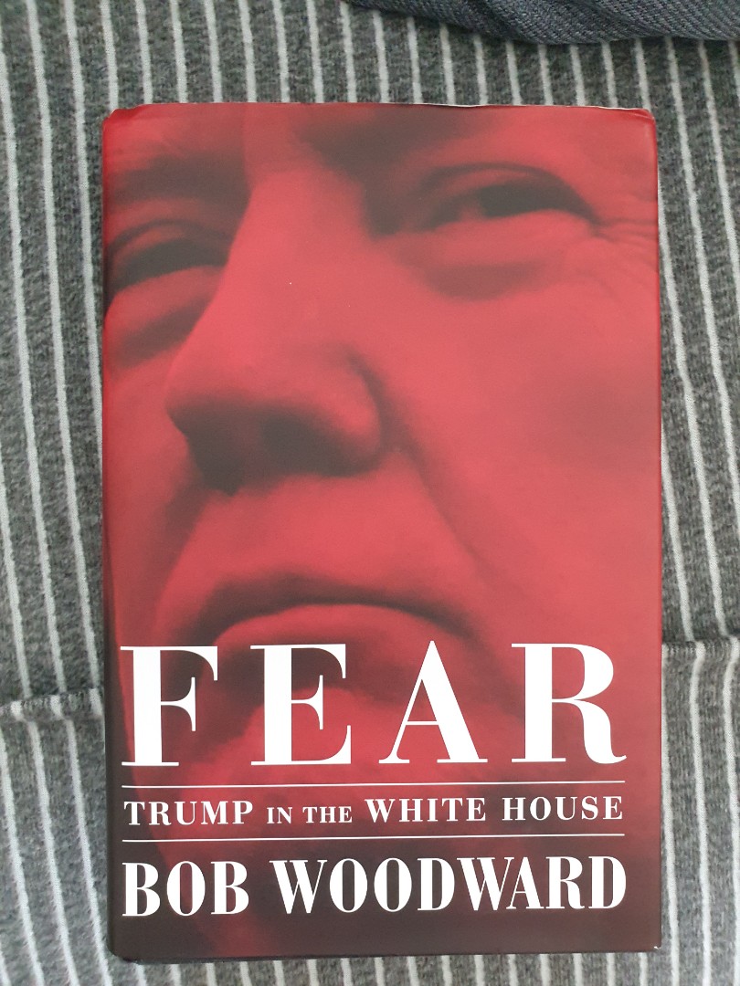 FEAR　on　Toys,　in　Magazines,　House,　White　:Trump　the　Books　Non-Fiction　Hobbies　Fiction　Carousell