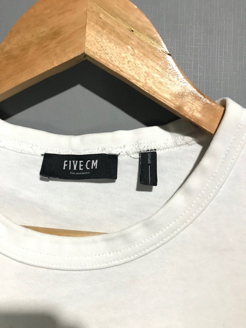 FIVE CM Checkered Panel Tee (Category: Tshirts & Polo Shirts ) located in Santa Cruz. Submitted by hongkongmarketph (Listing ID 1220053745, Image 3). Description: FIVE CM Checkered panel tee excellent condition small, oversized fits to medium-large 21.5 width / 28 length 1,300.