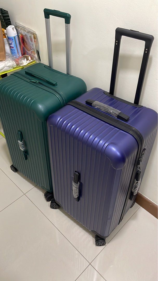 Cargo luggage shop