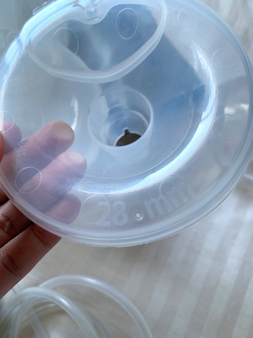 Freemie Breast Pump, Babies & Kids, Nursing & Feeding, Breastfeeding