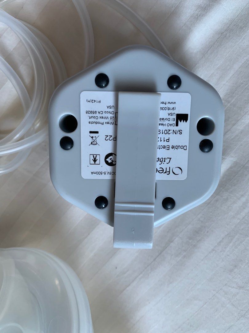 Freemie Breast Pump, Babies & Kids, Nursing & Feeding, Breastfeeding