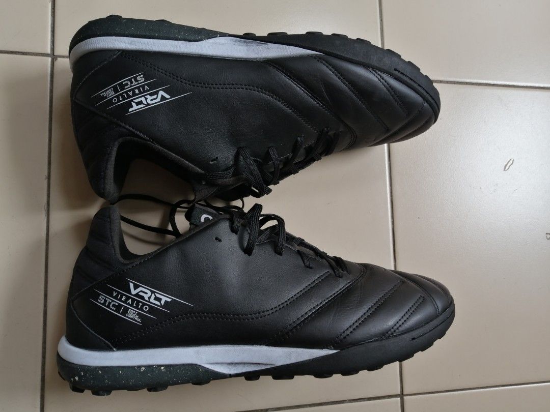 astro turf soccer shoe decathlon eu44 us10. 5, Sports Equipment, Sports