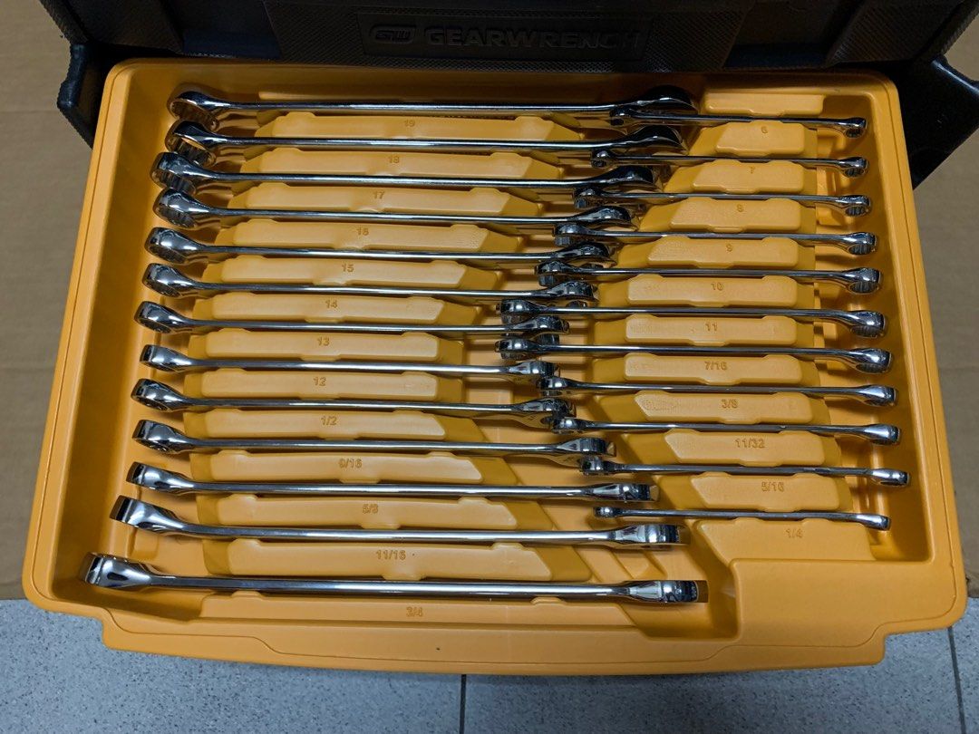 Gearwrench 239piece SAE/Metric Standard & Deep Mechanics Tool Set