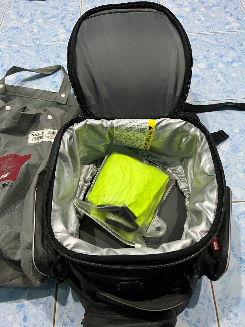 Givi tank bag original xs 30820Liter dan Tank lock Bmw Gsa Gs, Men's Fashion, Bags, Belt bags