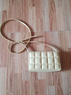 (Category: ) located in . Submitted by pdecluttering (Listing ID 1219940998, Image 1). Description: .