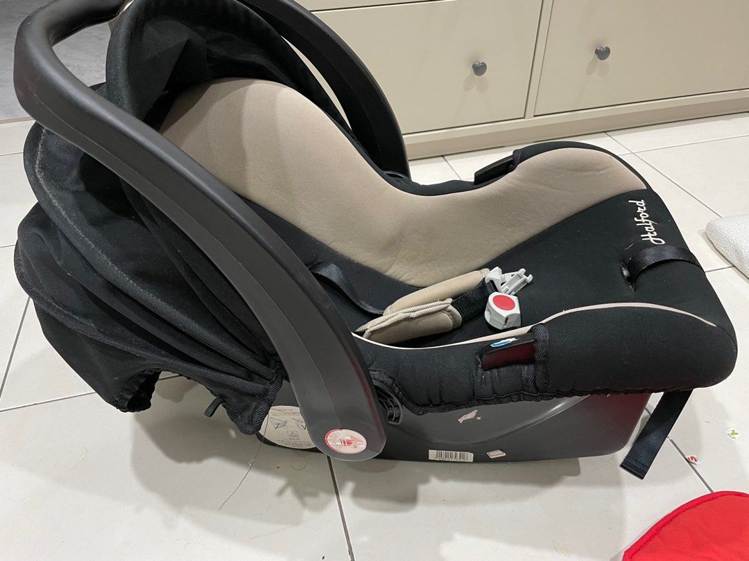 Halford Baby Car Seat, Babies & Kids, Going Out, Carriers & Slings on