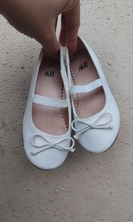 H&m girls white doll shoes