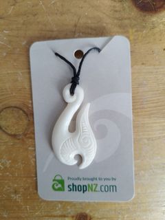 Kalung tulang hook Maui asli maori New Zealand