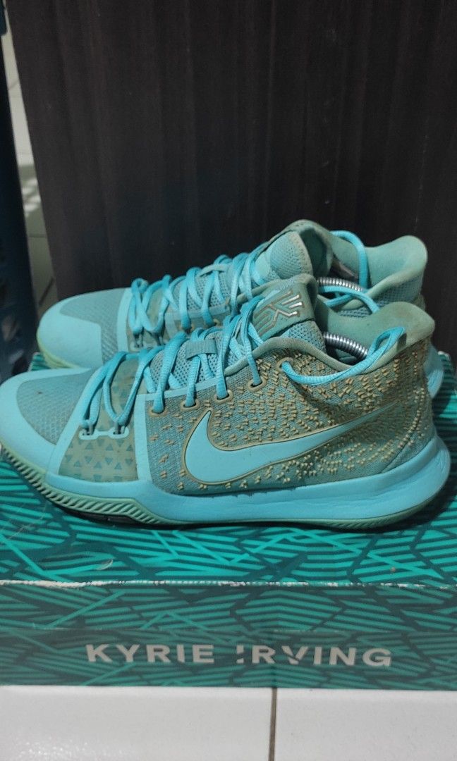 Tiffany blue cheap kyrie 3