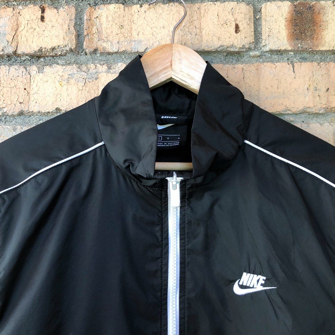 Nike sales lightweight windbreaker
