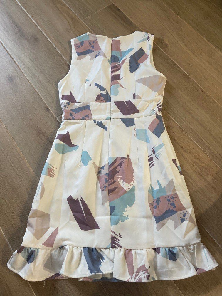 Le chic dress Women s Fashion Dresses Sets Dresses on Carousell