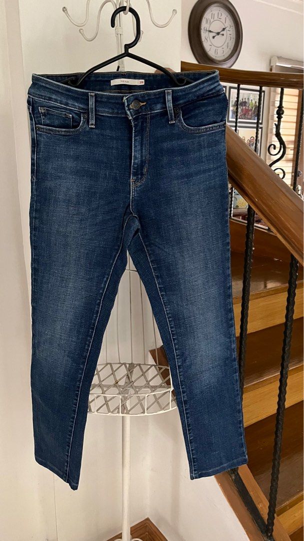 Levis 712 jeans size 28, Women's Fashion, Bottoms, Jeans on Carousell