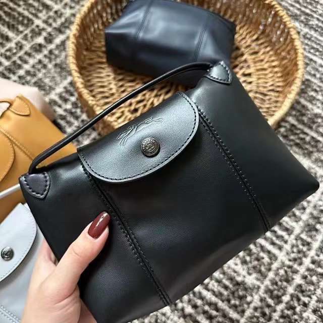 Longchamp Bag mini leather black adjusted sling bag black instock, Women's  Fashion, Bags & Wallets, Cross-body Bags on Carousell