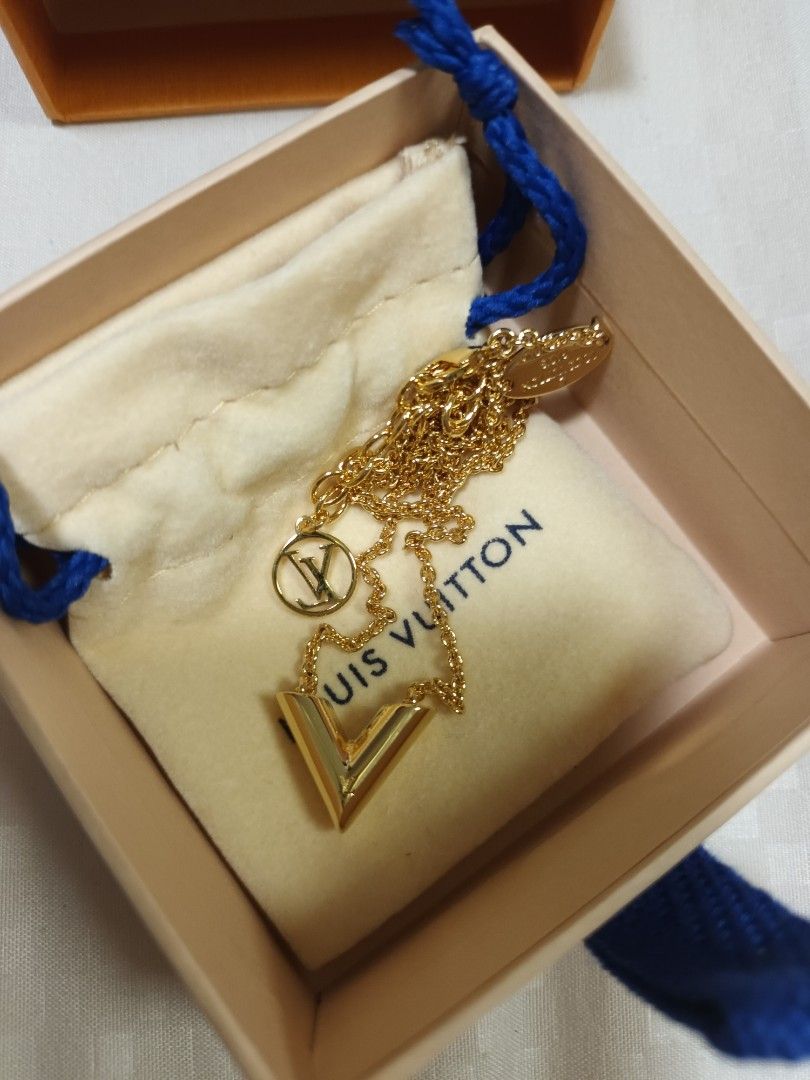 Pre-Owned LOUIS VUITTON Louis Vuitton LV & ME V necklace gold
