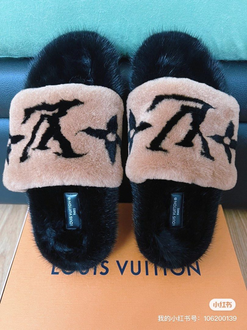 LV pool pillow comfort mule slides, Women's Fashion, Footwear, Flats &  Sandals on Carousell